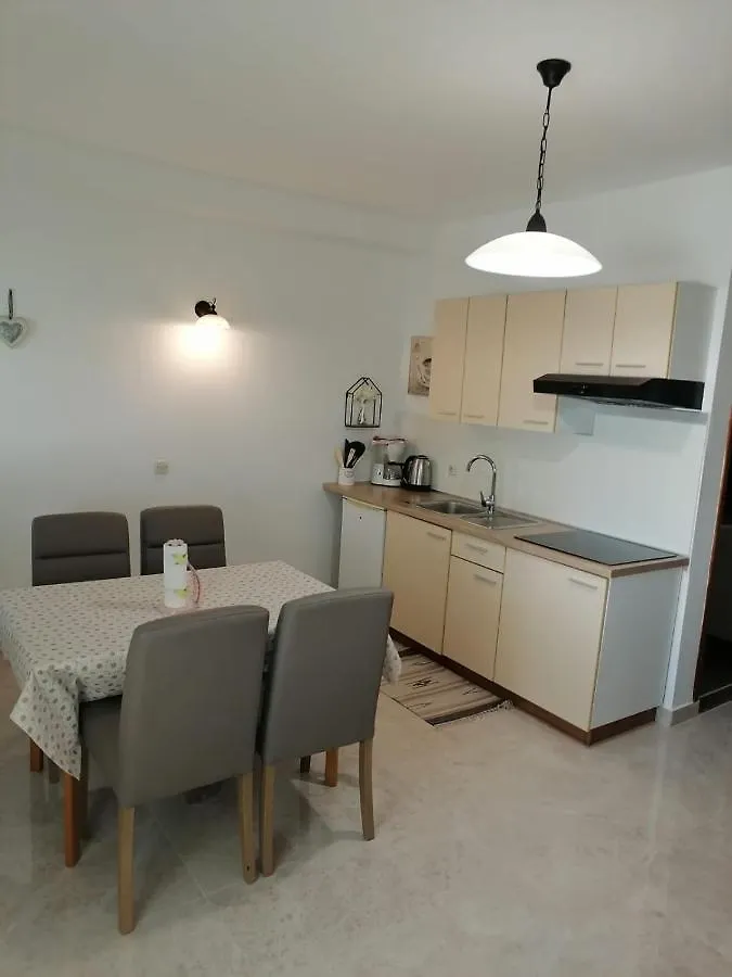 Apartments Milka Povlja  Povljana